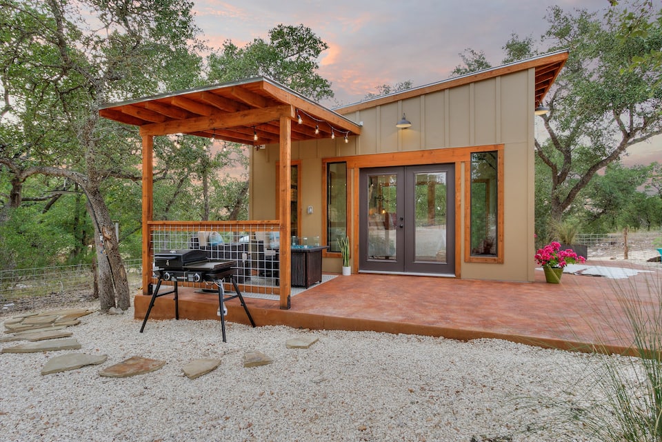 The Glass Tiny House: Hill Country Home Escape