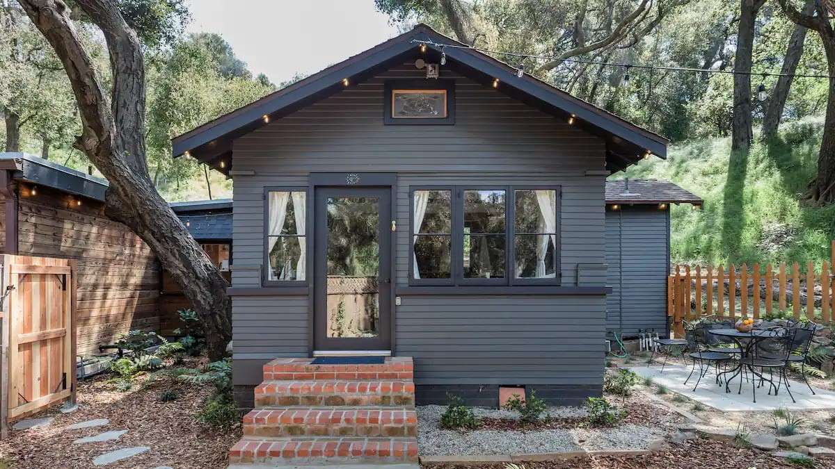 Crystal Tiny Cabin-Restored Vintage Lodge