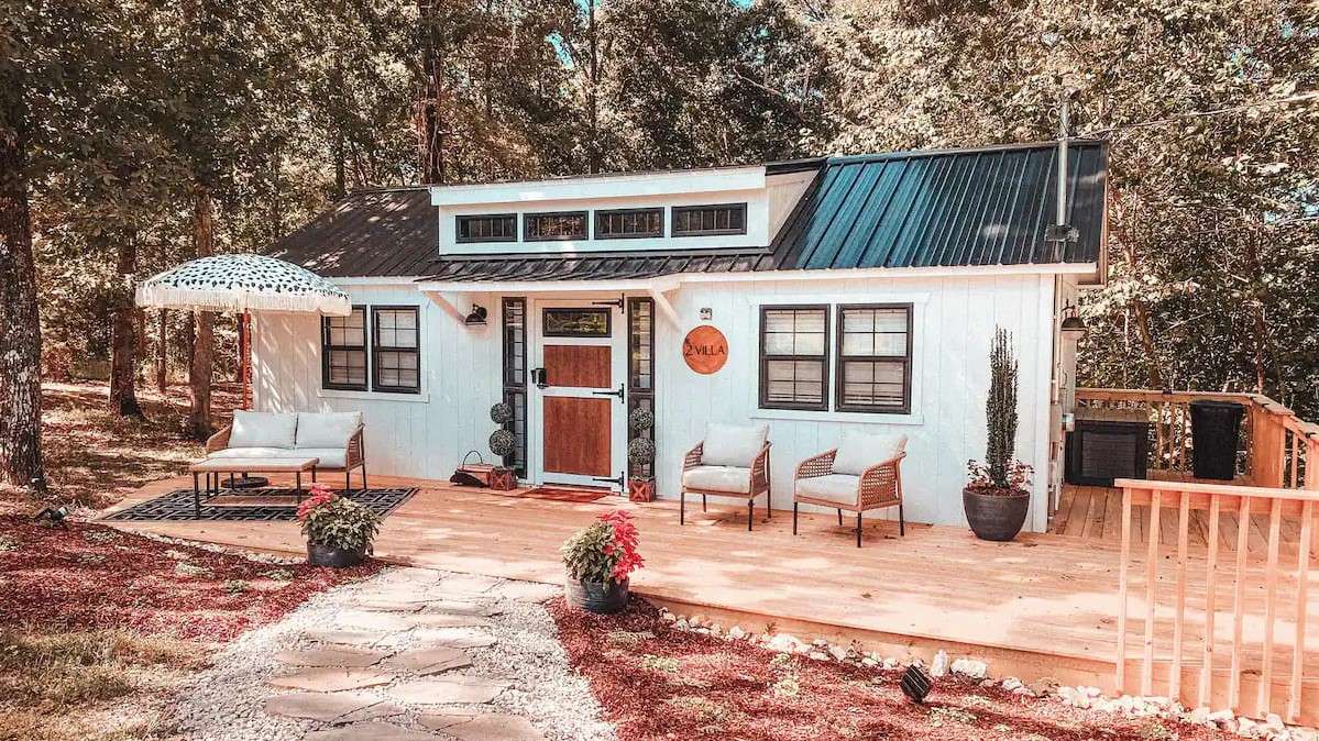 The Most Beautiful Looking Tiny House – Near the TN River