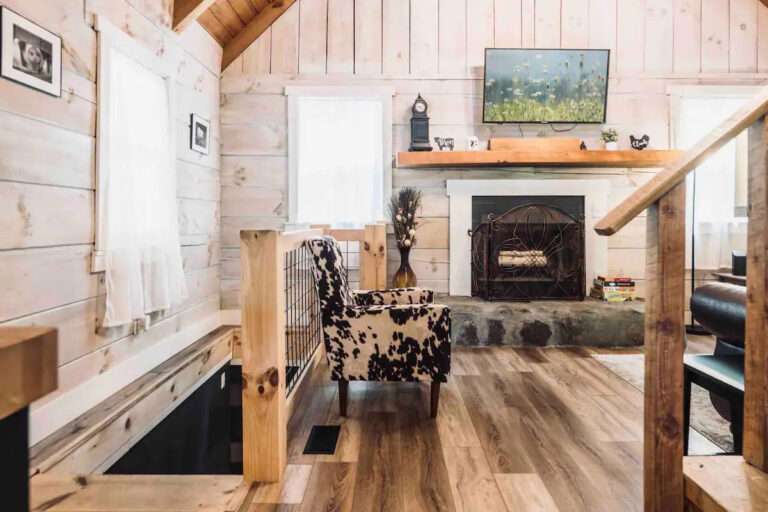 Cozy and Peaceful Cabin in Townsend TN - Dream Tiny Living