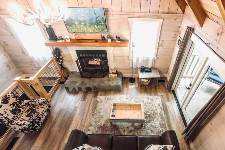 Cozy and Peaceful Cabin in Townsend TN - Dream Tiny Living