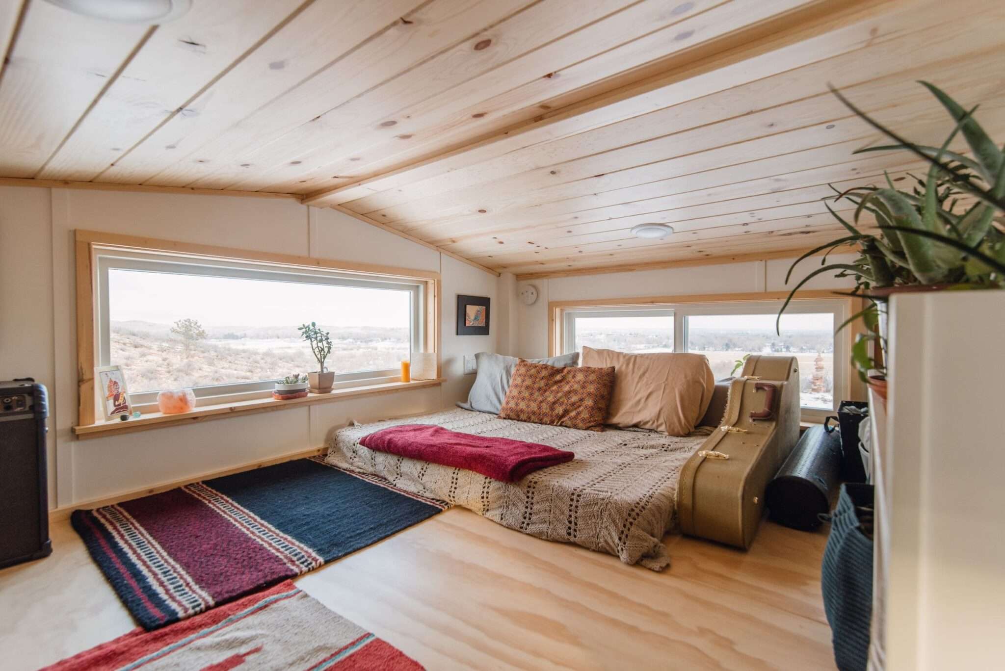 Carrie and Dan’s 28′ x 10′ Tiny House on Wheels - Dream Tiny Living