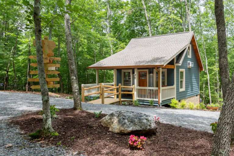 Charming and Secluded Mini Mountain Blue House Dream Tiny Living