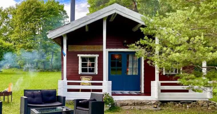 Extremely Private Tiny Cabin With Sauna Near The Sea