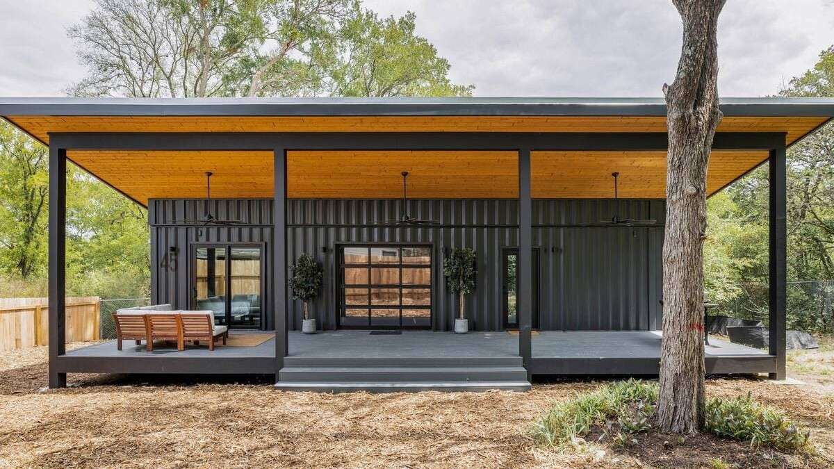 Unique Industrial Small Guest House - Dream Tiny Living